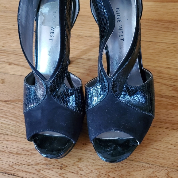 Shoes - Picture 3 of 3